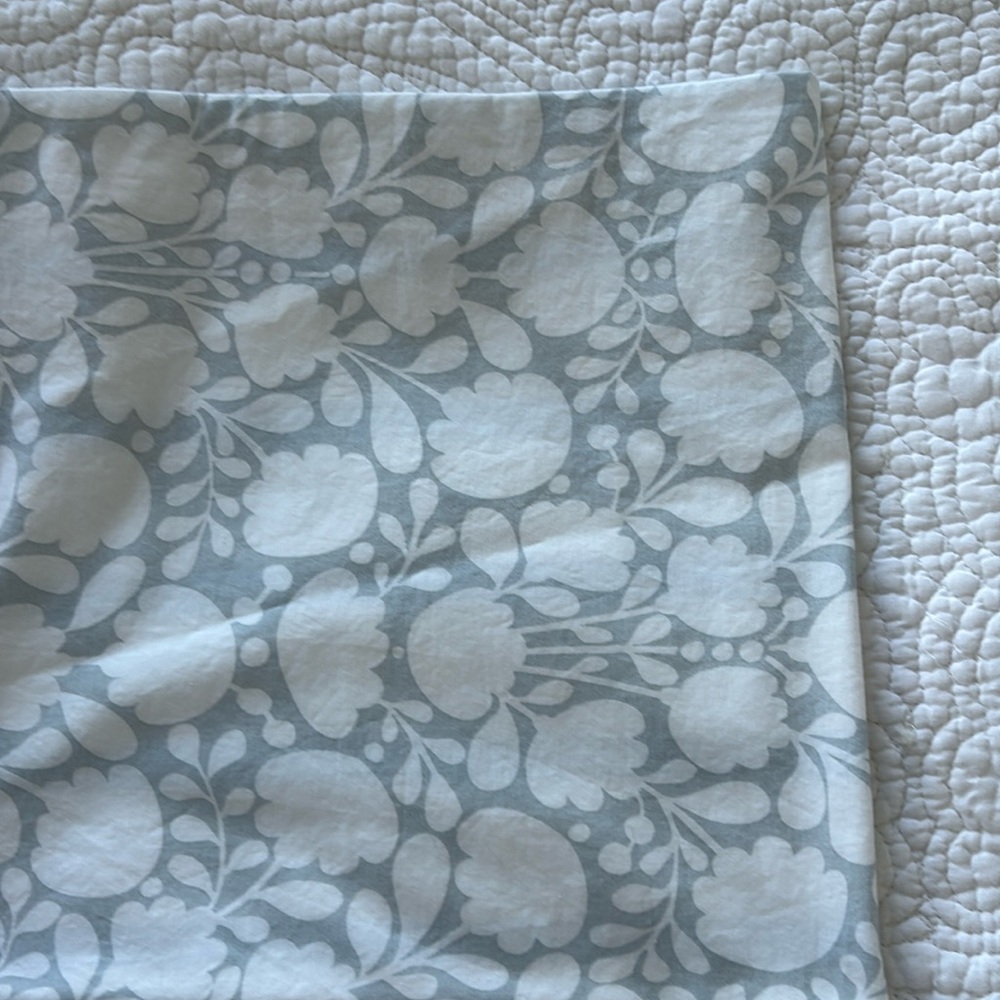 Garnet Hill Blue / White Floral Duvet Cover - Double / Queen